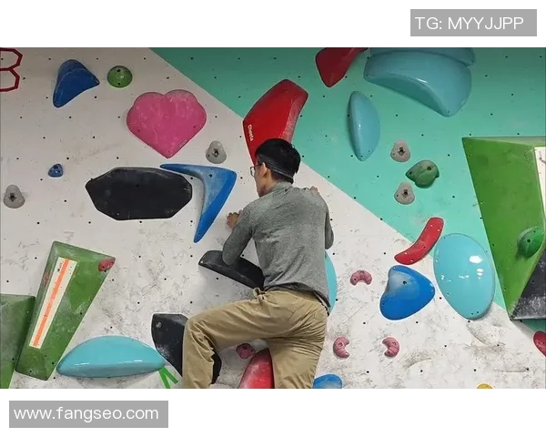 广州攀岩队区域防守战术解析与攀岩热点探讨 广州攀岩队区域防守战术解析与攀岩热点探讨
